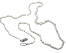 Charger l'image dans la galerie, BIRKS Canada Graduated Cultured Pearl Diamond Necklace
