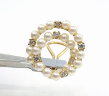 Carica l'immagine nel visualizzatore di Gallery, Luminous 14K Pearl & Diamond Swirl Roller-Coaster Ear clips