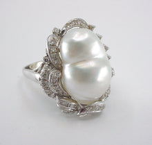 Carica l'immagine nel visualizzatore di Gallery, Elegant Platinum Cultured Pearl VS Diamond Ring--20 mm