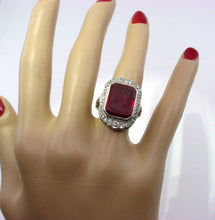Carica l&#39;immagine nel visualizzatore di Gallery, Rare Art Deco Carved Glass Cameo Diamond 18k White Gold Halo Ring--Old European Cut
