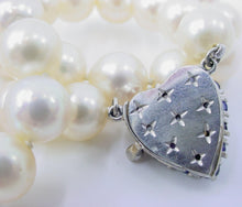 Carica l&#39;immagine nel visualizzatore di Gallery, Classic Cultured Pearl Sapphire Heart Clasp 14k White Gold Necklace
