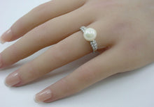 Load image into Gallery viewer, Vintage Platinum Classic Pearl Engagement Ring

