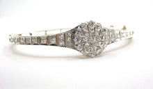 Charger l&#39;image dans la galerie, Luminous Edwardian 2.00 Ct Diamond Platinum 14k Gold  Hinged Bangle Bracelet
