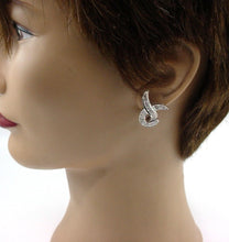 Charger l&#39;image dans la galerie, Brilliant 1.08 ct Diamond Mid-Century 18k White Gold Knotted Twist Drop Earrings
