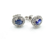 Charger l&#39;image dans la galerie, Sweet Sapphire Diamond 18k White Gold Halo Earrings
