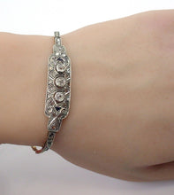 Carica l&#39;immagine nel visualizzatore di Gallery, Edwardian OEC Diamond Silver Top Gold Sapphire Strap Bracelet
