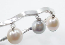 Load image into Gallery viewer, Vintage Pearl 14k Gold Bangle Bracelet

