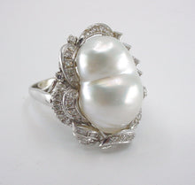 Charger l&#39;image dans la galerie, Elegant Platinum Cultured Pearl And Diamond Ring--20 mm
