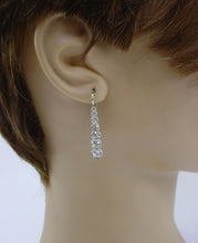 Carica l&#39;immagine nel visualizzatore di Gallery, Very Fine Platinum Edwardian Belle Époque 2.00 Ct Diamond Drop Earrings
