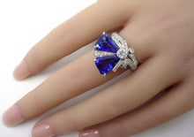 Carica l&#39;immagine nel visualizzatore di Gallery, Dramatic Art Deco VS Diamond Sapphire Platinum Cocktail Ring
