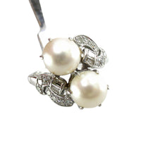 Load image into Gallery viewer, Elegant Vintage Toi et Moi Mixed Cut Diamond Pearl Platinum Engagement Ring
