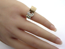 画像をギャラリービューアに読み込む, Handsome Retro 1940 Diamond 18k Gold "Tank" Cocktail Ring
