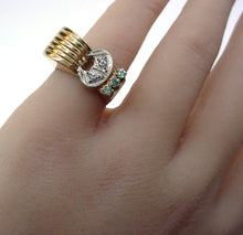 画像をギャラリービューアに読み込む, Handsome Retro 1940 Diamond 18k Gold "Tank" Cocktail Ring
