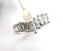 Charger l'image dans la galerie, Sleek 1.05 Ct. Mixed Cut Diamond Chevron 14K White Gold Cocktail Ring
